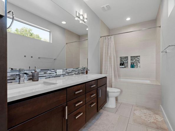 2108 Brackenridge ST B, Austin TX 78704