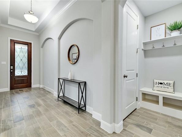 204 Maxwell WAY 39, Austin TX 78738