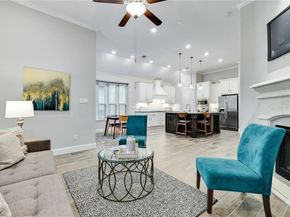 204 Maxwell WAY 39, Austin TX 78738