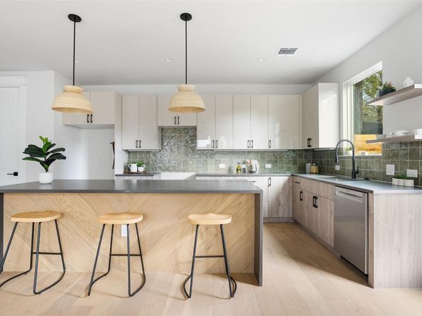 2001 Rountree DR 2, Austin TX 78722