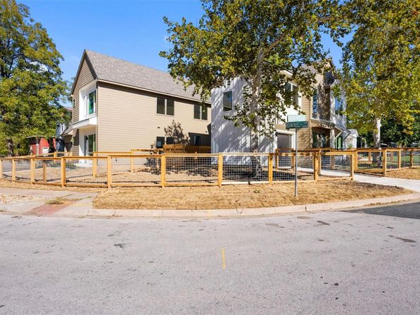 2001 Rountree DR 2, Austin TX 78722