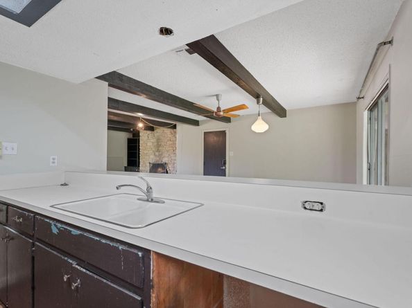 1910 Woodland Ave, Austin TX 78741