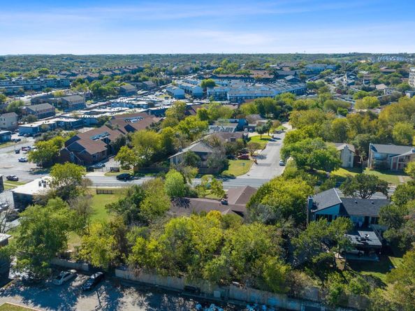 1910 Woodland Ave, Austin TX 78741