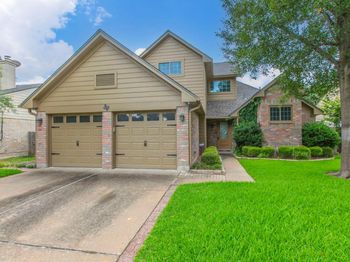 8215 Racine Trl