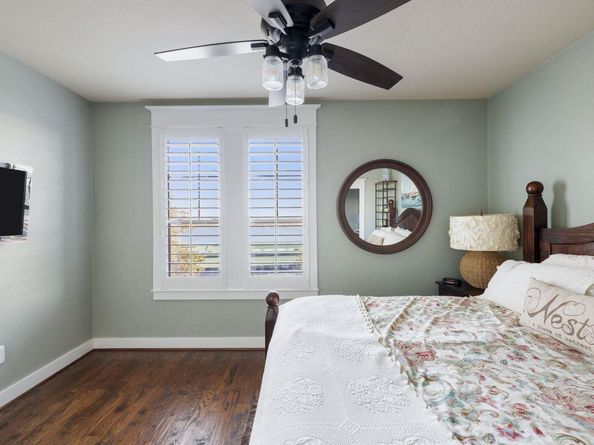 6704 Lantern View DR 202, Jonestown TX 78645