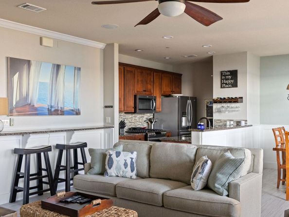 6704 Lantern View DR 202, Jonestown TX 78645