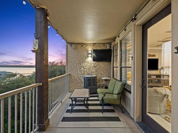 6704 Lantern View DR 202, Jonestown TX 78645