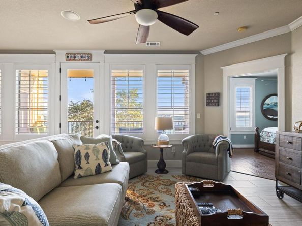 6704 Lantern View DR 202, Jonestown TX 78645