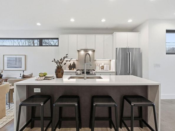 2411 Santa Rosa ST A, Austin TX 78702