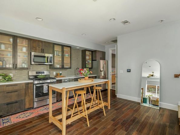 2812 Oak Springs DR 2, Austin TX 78702