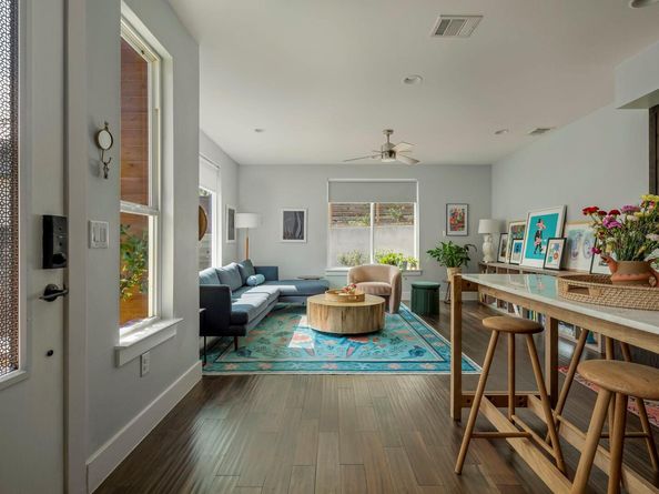 2812 Oak Springs DR 2, Austin TX 78702