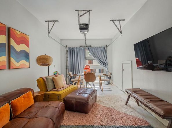 2812 Oak Springs DR 2, Austin TX 78702