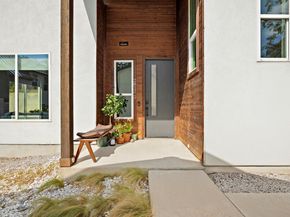 2812 Oak Springs DR 2, Austin TX 78702