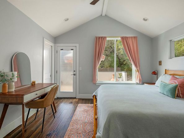 2812 Oak Springs DR 2, Austin TX 78702