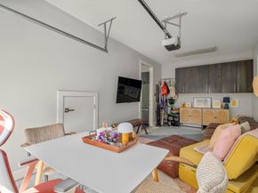 2812 Oak Springs DR 2, Austin TX 78702