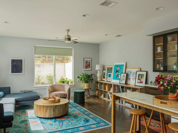 2812 Oak Springs DR 2, Austin TX 78702