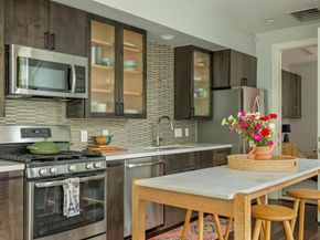 2812 Oak Springs DR 2, Austin TX 78702