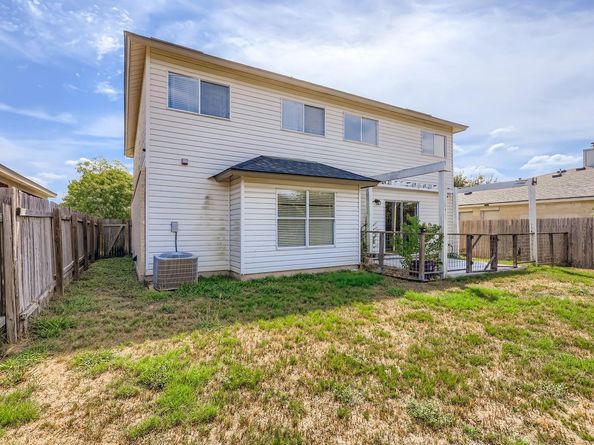 1202 Hughmont DR, Pflugerville TX 78660