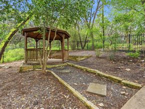 1004 Jousting PL, Austin TX 78746