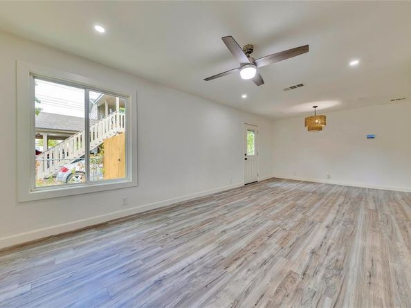 6807 Trendal LN, Austin TX 78744
