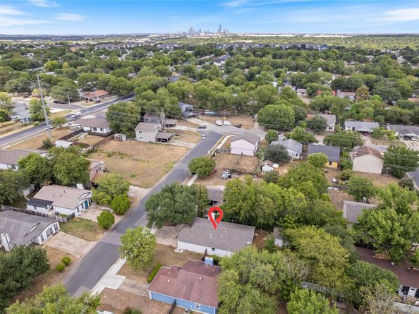 6807 Trendal LN, Austin TX 78744