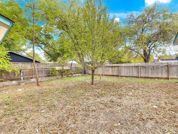 6807 Trendal LN, Austin TX 78744