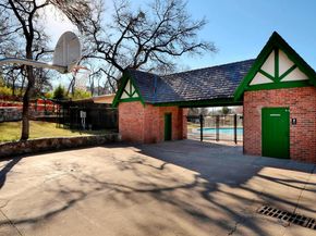 1106 Maufrais ST, Austin TX 78703