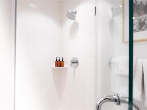 49 Navasota ST 102, Austin TX 78702