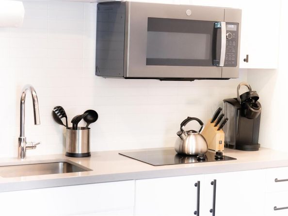 49 Navasota ST 102, Austin TX 78702