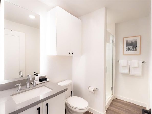 49 Navasota ST 102, Austin TX 78702