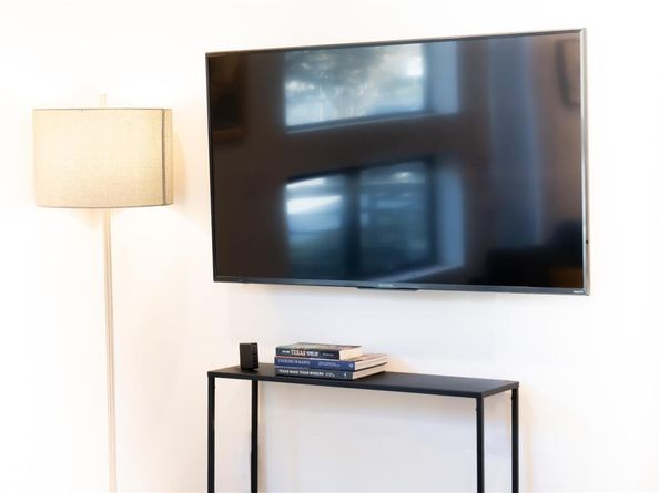 49 Navasota ST 102, Austin TX 78702