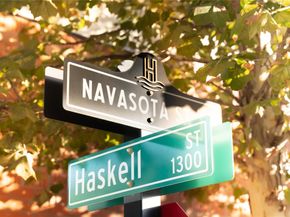 49 Navasota ST 102, Austin TX 78702