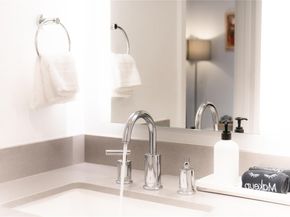 49 Navasota ST 102, Austin TX 78702