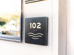 49 Navasota ST 102, Austin TX 78702