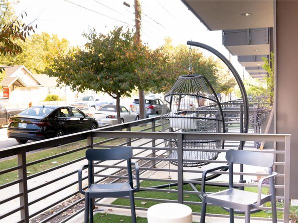 49 Navasota ST 102, Austin TX 78702