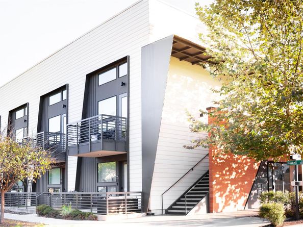 49 Navasota ST 102, Austin TX 78702