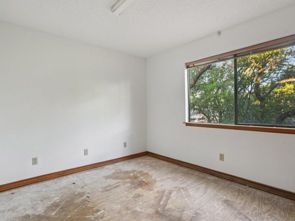 4800 Leeward CT, Austin TX 78731