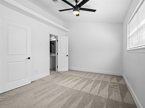 1810 River Crossing CIR B, Austin TX 78741