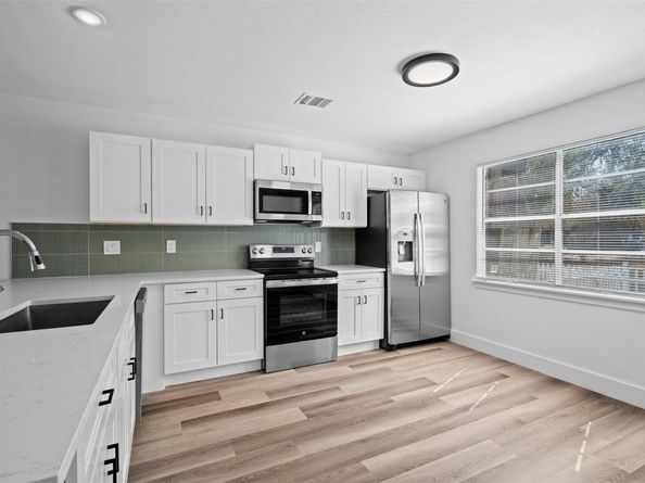 1810 River Crossing CIR B, Austin TX 78741
