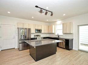 7601 Cooper LN 25, Austin TX 78745