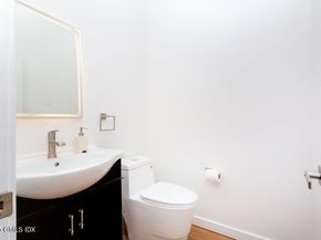 17 Maple Drive, Old Greenwich CT 06870