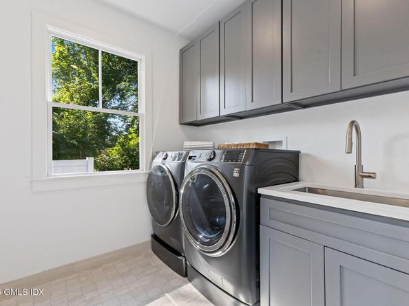 8 Park Avenue, Old Greenwich CT 06870