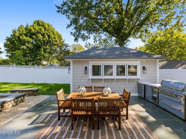 8 Park Avenue, Old Greenwich CT 06870