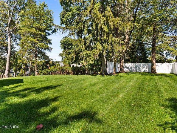 8 Park Avenue, Old Greenwich CT 06870