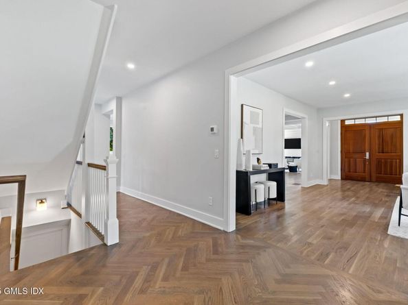 8 Park Avenue, Old Greenwich CT 06870