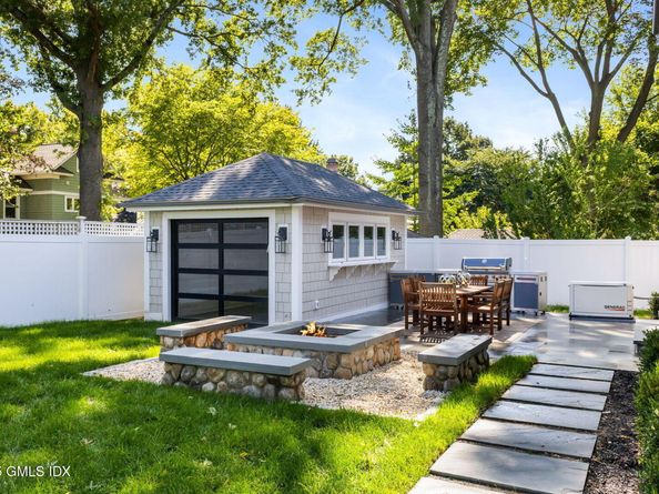 8 Park Avenue, Old Greenwich CT 06870
