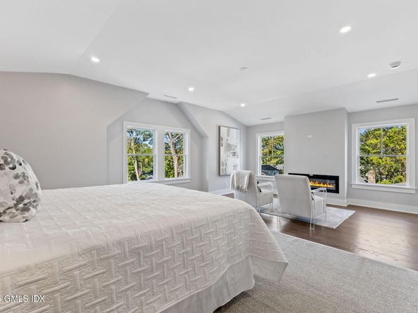 8 Park Avenue, Old Greenwich CT 06870
