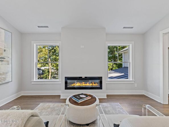 8 Park Avenue, Old Greenwich CT 06870