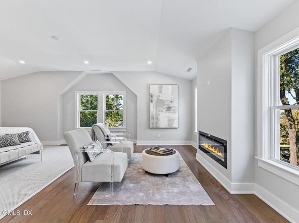 8 Park Avenue, Old Greenwich CT 06870