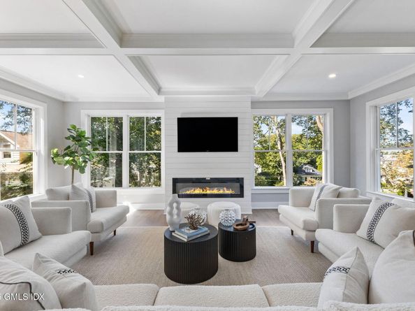 8 Park Avenue, Old Greenwich CT 06870